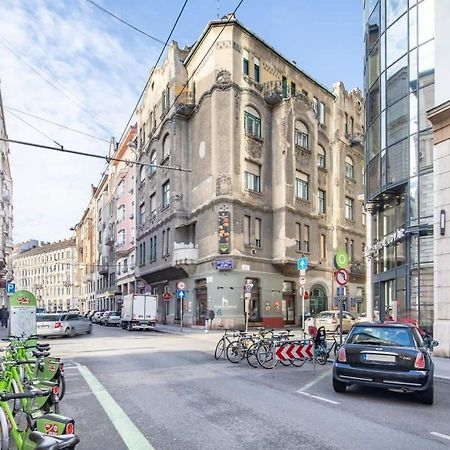 Extra Central Mini Studio - Lively Neighborhood Boedapest Buitenkant foto