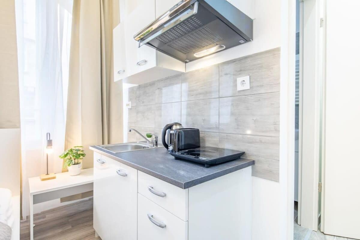 Extra Central Mini Studio - Lively Neighborhood Boedapest Buitenkant foto