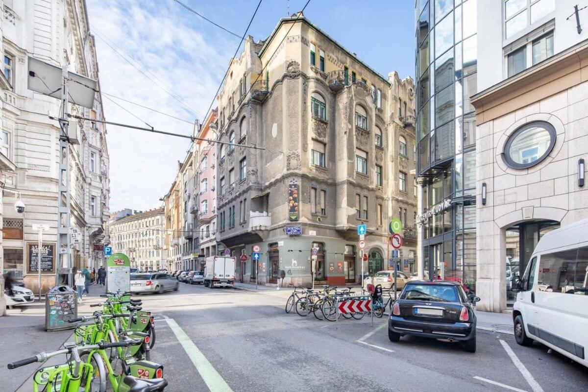 Extra Central Mini Studio - Lively Neighborhood Boedapest Buitenkant foto