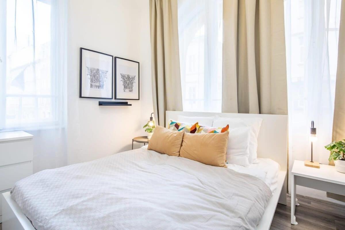 Extra Central Mini Studio - Lively Neighborhood Boedapest Buitenkant foto